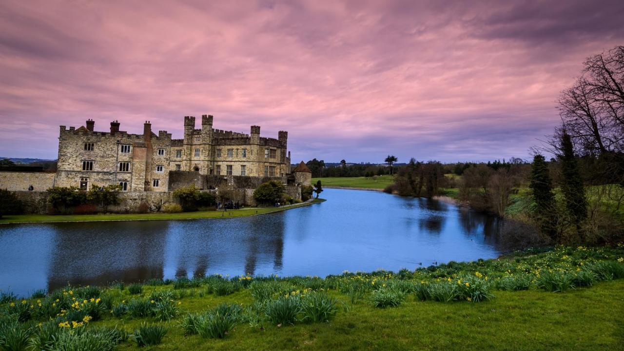 Leeds Castle Maiden'S Tower Bed & Breakfast Maidstone Bagian luar foto