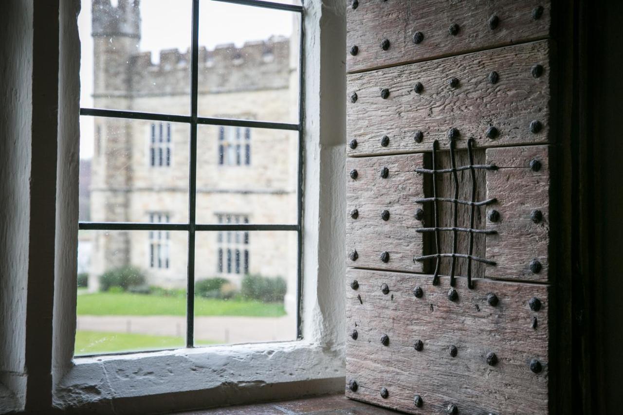 Leeds Castle Maiden'S Tower Bed & Breakfast Maidstone Bagian luar foto
